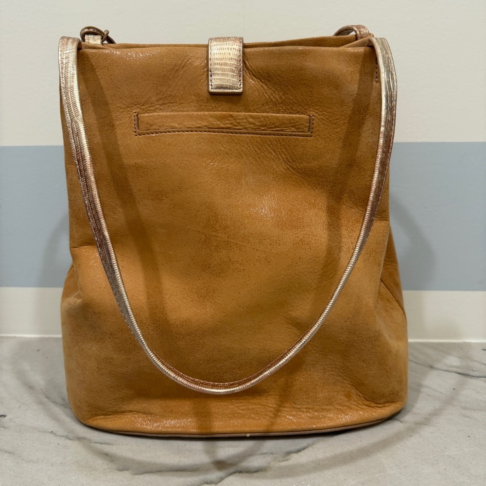 Brahmin Unique Tan Hobo Bucket Bag Metallic Trim With Authentication Card - Picture 6 of 16